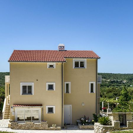 Haus Lilli Mit Pool Apartment Razanac Bagian luar foto
