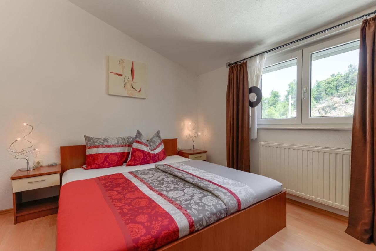 Haus Lilli Mit Pool Apartment Razanac Bagian luar foto
