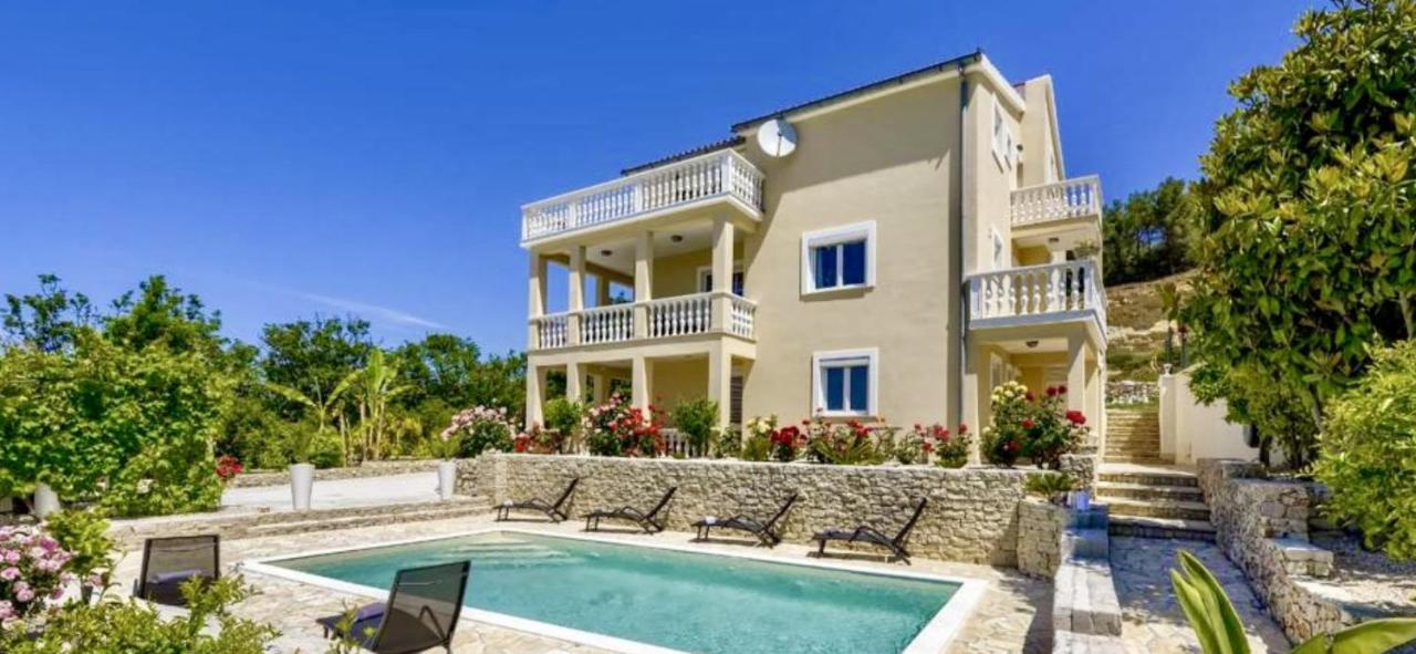 Haus Lilli Mit Pool Apartment Razanac Bagian luar foto