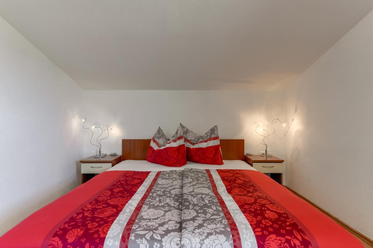 Haus Lilli Mit Pool Apartment Razanac Bagian luar foto